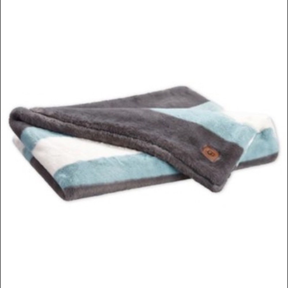 UGG Grey White and Blue Polar Throw Blanket